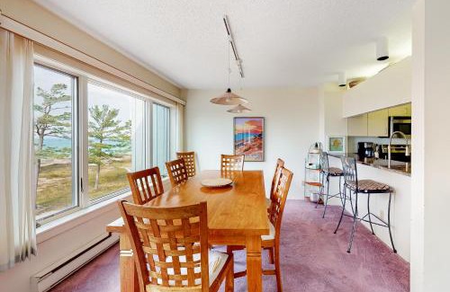 Glen Arbor Apartment | South Beach 51
