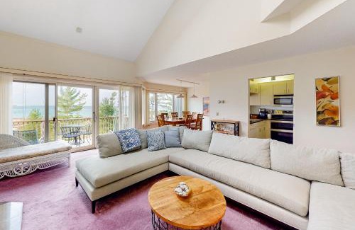 Glen Arbor Apartment | South Beach 51