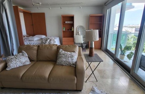 West Avenue Apartment | South beach Studio Apartment in luxury building