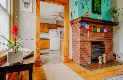 Buffalo Apartment | South Buffalo Zen Retreat w/your own Private Yoga Studio ॐ