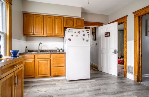 Buffalo Apartment | South Buffalo Zen Retreat w/your own Private Yoga Studio ॐ