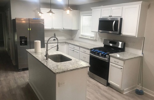 Canton House | South Canton 4 bedroom - Extended Stay