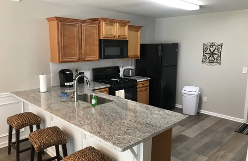 Canton House | South Canton - Whole Home - Extended Stay