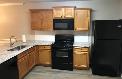 Canton House | South Canton - Whole Home - Extended Stay