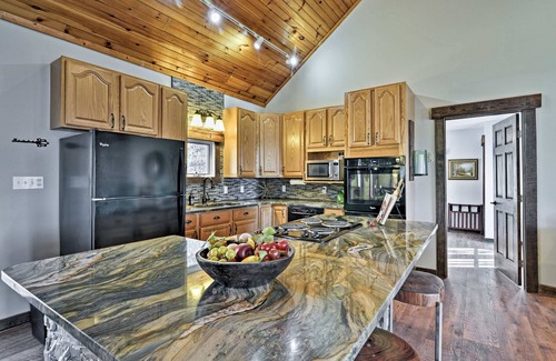 West Union House | South Carolina Retreat on Lake Keowee w/ Dock