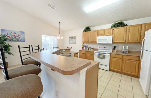 Highgate Park House | South facing pool home with hot tub and games room - gated community