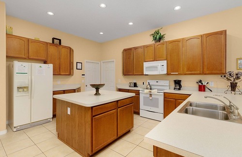 Legacy Park House | SOUTH FACING pool/spa, beautiful spacious 4 bed home just 20 mins from Disney