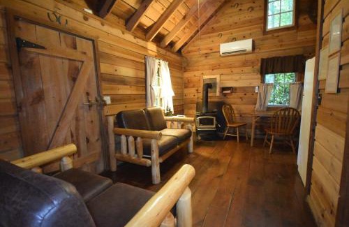 Saluda House | South Fork cabin at Cabin Fever in NC