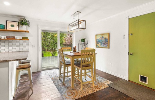 Moran Prairie House | South Hill | Perfect For Family | Fenced Yrd | BBQ