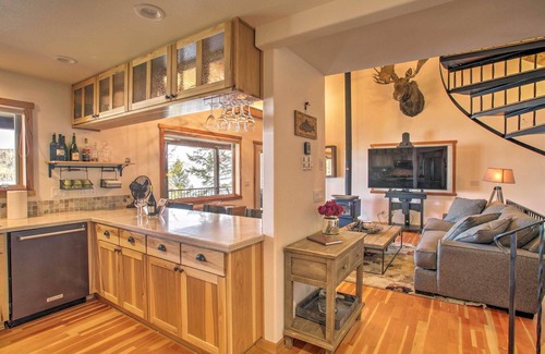 Worley House | South Lake Coeur d'Alene Home w/Dock & Kayaks!