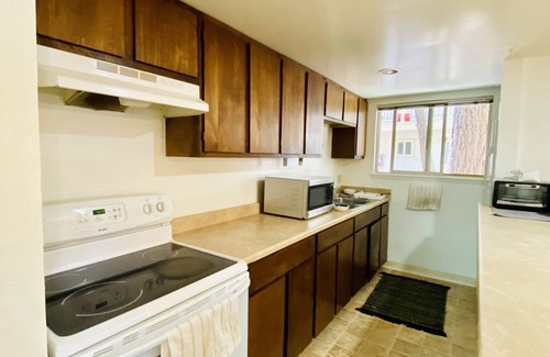 Al Tahoe Apartment | South Lake Tahoe lake front 2 bedroom apartment