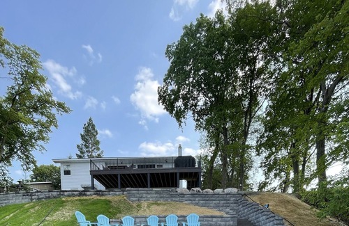 Alexandria House | South Le Homme Dieu Drive Cabin