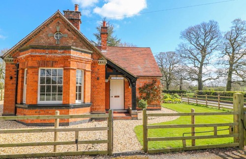 Ashbourne House | South Lodge - Longford Hall Farm Holiday Cottages