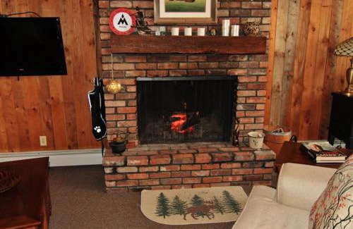 Londonderry House | South Londonderry Home, Walk to Magic Mtn Ski Area