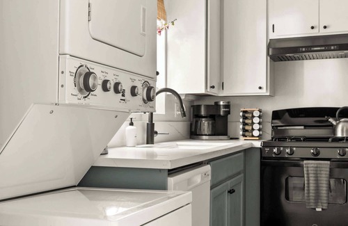 South Mission Beach Apartment | South Mission Beach Bungalow