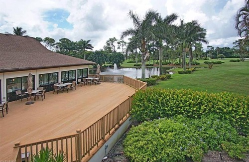 East Naples Condo | South Naples 2/2 1200' Condo in Bundled Golf/Tennis with Golf Course Views