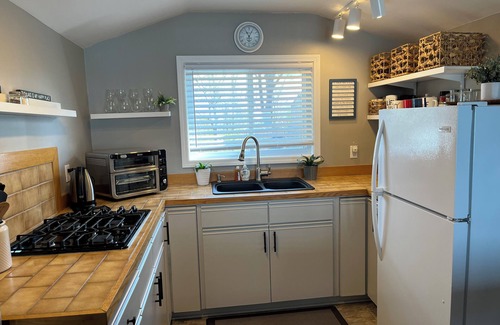Leamington House | South of 42 - Point Pelee beachfront cottage