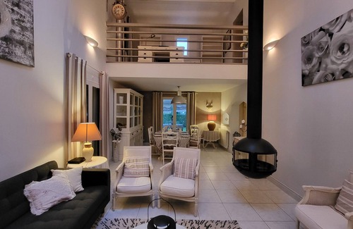 Montarnaud House | SOUTH OF FRANCE BEAUTIFUL HOUSE WITH GARDEN AND POOL LOCATED IN A HAVEN OF PEACE.
