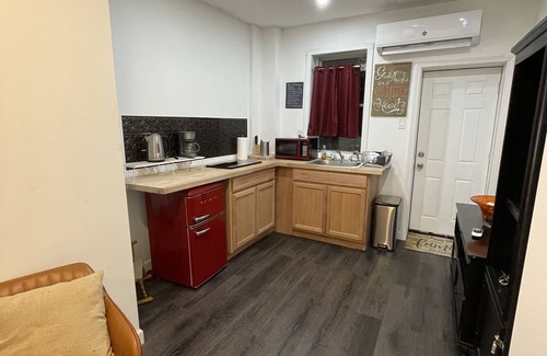 South Philadelphia West Apartment | South Philly Gem