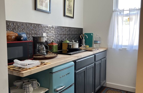 South Philadelphia West Apartment | South Philly Gem