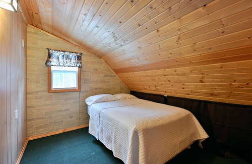 Cable Cabin | South Ridge Retreat near Mt. Telemark