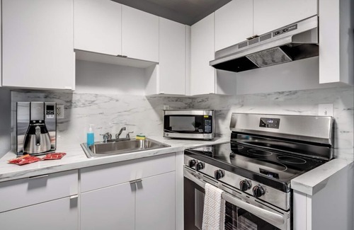 Medley Apartment | South River Suites