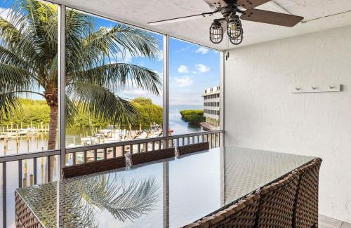 Captiva House | South Seas Bayside Villa 4208 - Stunning Harborview Residence