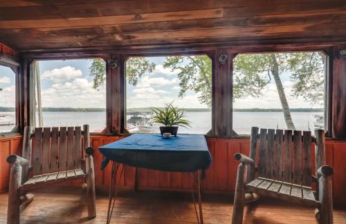 Conover House | South Twin Lake Cabin with Seasonal Dock and Slip!