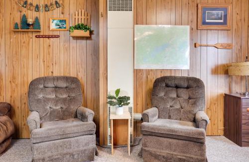 Conover House | South Twin Lake Cabin with Dock, Steps to Water