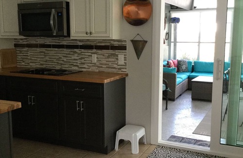 South Venice House | South Venice Retreat. Private home. Quiet Neighborhood near sandy beachs