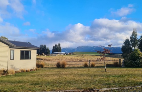 Te Anau House | South West Country Retreat. Located just 5 minutes from Te Anau.