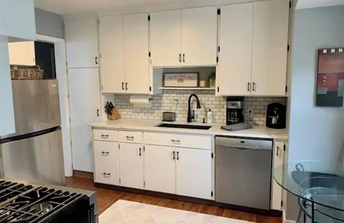 Edina House | Southdale Stinger! Modern 5+BR near it all