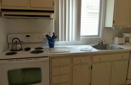 South End Condo | Southend 2 story Condo - 2 blocks to Beach!