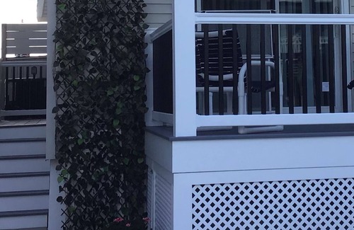 South End Condo | Southend 2 story Condo - 2 blocks to Beach!