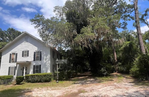 Allenhurst House | Southern Colonial Home Liberty County West End very close to Fort Stewart