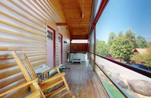 White Oak Lodge House | Southern Comfort Cabin By Avada Properties