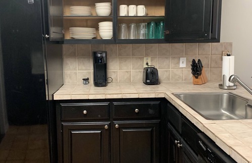North San Antonio - SAT House | Southern Comfort in Convenient Quiet Neighborhood w/hot tub