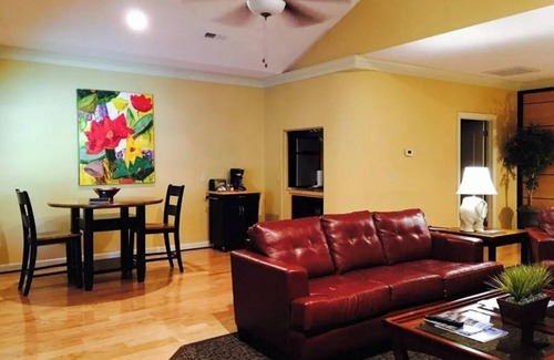 Mayfield Hotel | Southern Comfort Suites