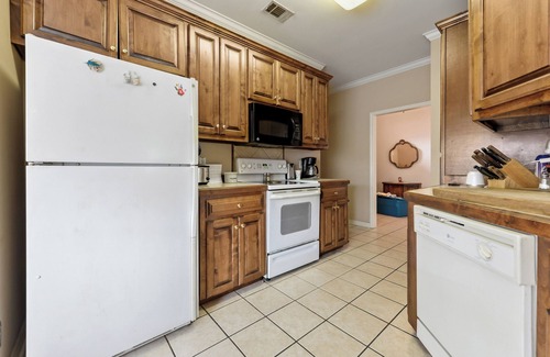 Gulf Hills House | Southern Comfort - fenced-in backyard near downtown Ocean Springs & beaches!