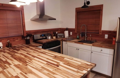 Lebanon Cabin | Southern Country "Cowboy" Hospitality at the Twin Oaks Guest Ranch Nashville TN