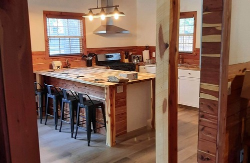 Lebanon Cabin | Southern Country "Cowboy" Hospitality at the Twin Oaks Guest Ranch Nashville TN