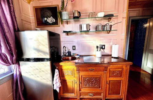 North Charleston Apartment | Southern decadence 2 min from park circle