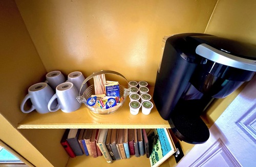 North Charleston Apartment | Southern decadence 2 min from park circle