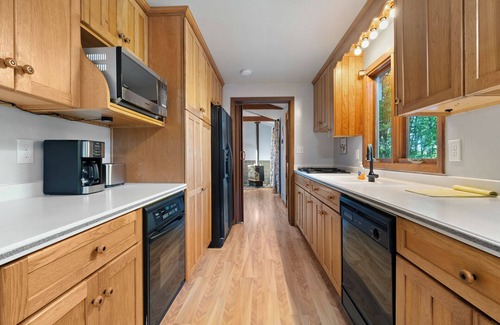 Door County House | Southern Door-Waterfront Bayview Bliss Bungalow