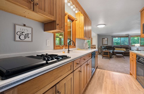 Door County House | Southern Door-Waterfront Bayview Bliss Bungalow