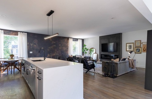 McFerrin Park House | SOUTHERN ELEGANCE - PRIVATE ROOFTOP DECK - EAST NASHVILLE
