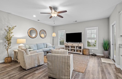 Morehead City House | Southern Glow