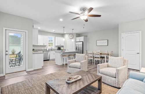 Morehead City House | Southern Glow
