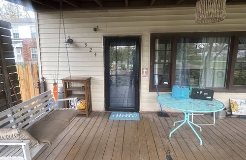 Jeffersonville - Clarksville House | Southern Home with large front porch & fireplace, just outside of Louisville, KY
