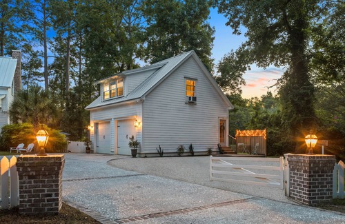 Johns Island Cottage | Southern Hospitality Guest Retreat with Salt Water Pool